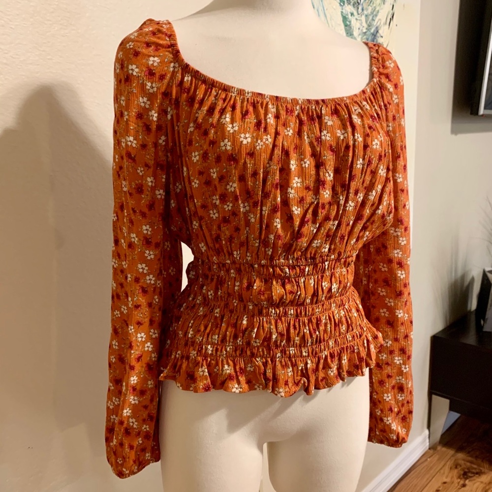 🌟NEW-Floral Spring/summer top- off shoulder or not